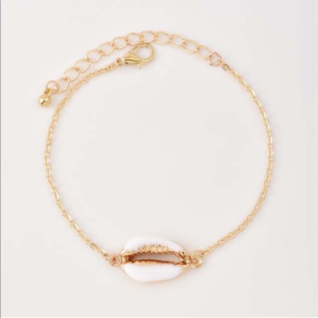Single Shell Bracelet